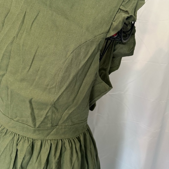 Beautiful dress. New without tags. Never worn - Picture 6 of 7